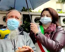 VIDEO Il sindaco Festari e il racconto di padre Gigi