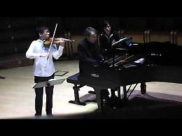 Il video del violinista Dan Zhu con un Guarneri in concerto al Museo del Violino