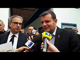 VIDEO La visita del ministro Centinaio all'istituto Spallanzani