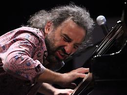 Il Ponchielli riparte col botto: arriva Stefano Bollani