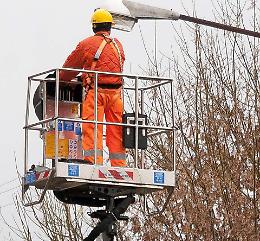 «Punti luce carenti in città, troppe le strade a rischio»