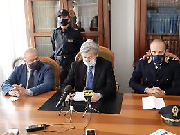Il procuratore: il reo confesso ha inscenato un'aggressione
