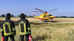 Scontro auto-moto in pieno rettilineo: 3 feriti