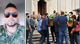 Lacrime per l’ultimo saluto a Luigi Donadei