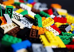 Lego svela il prototipo del mattoncino in plastica riciclata