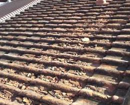 Tetto ormai a pezzi, al via la riparazione