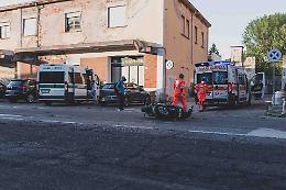Investito in scooter, 35enne ferito alla testa
