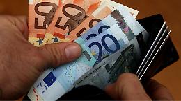 'Prestigiatore' delle banconote, ruba 120 euro al market