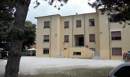  "Casa al Mare" sotto assedio, scatta il coprifuoco