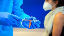 Le Ats ai sanitari no vax: "Avanti con le sospensioni"