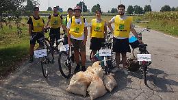 Pedalata ecologica lungo la Postumia: la ciclabile ripulita dai rifiuti
