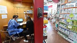 Nelle farmacie è corsa a stampare il Green pass:  «Ci siamo ridotti a copisteria»