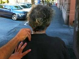 Esce dal cimitero, 88enne scippata della catenina dal collo