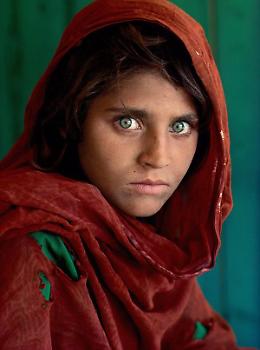 McCurry: "La ragazza afghana della foto sarà nascosta"