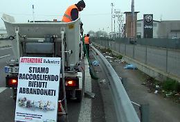 Filari di oleandri ostacolo contro il continuo abbandono dei rifiuti
