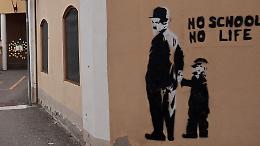 "No school, no life", cancellato il murale del Banksy cremonese