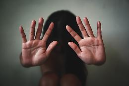 Diciotto anni di violenze e soprusi su moglie e figli, arrestato