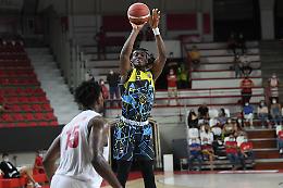 Il cuore Vanoli non basta: a Varese ko 86-78