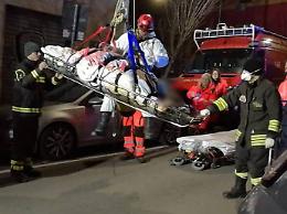 Crema, pesa 300 chili e si sente male in casa: i vigili  del fuoco lo soccorrono