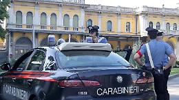 Clandestino cerca di scappare e danneggia l'auto dei carabinieri