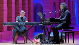 Anna e la sua musica «invisibile» agli occhi: grandissimo successo e teatro pieno