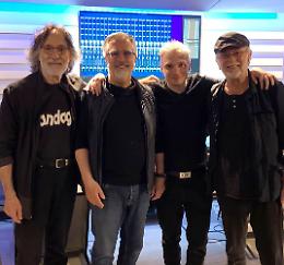 PFM, Bertolotti in studio di registrazione con i giganti del prog
