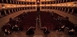 La danza anima il Ponchielli: sul palcoscenico di nuovo liberi
