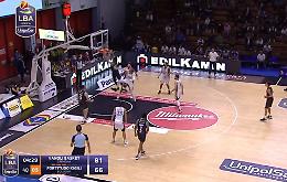 Cremona, le azioni salienti della vittoria Vanoli sulla Fortitudo