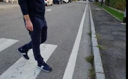 Crema, strisce pedonali «vietate» a chi è costretto in carrozzina