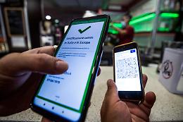 Green pass, scattano le nuove regole: al lavoro tra dubbi e incertezze