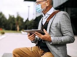 Italiani Over 60 più digitali dopo la pandemia, indagine  Readly-YouGov