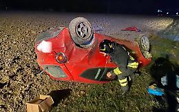 Pauroso fuori strada con l'auto, ferito 34enne di Cremona