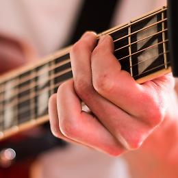 Guitar Bar: una serata all'insegna del buon cibo e della buona musica al Palabosco