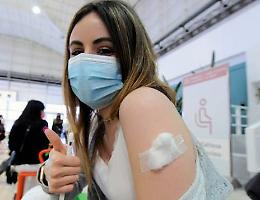 Vaccini: Fontana, aderire con più entusiasmo alla terza dose