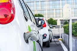 Automobili: a Cremona solo il 2,06% è elettrico o ibrido