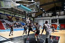 Juvi show nel posticipo con Bernareggio (81-49)