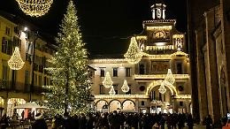 Natale a Crema, l'inaugurazione è uno show luminoso
