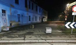 Si schianta, fa danni e fugge: individuato da vigili e poliziotti
