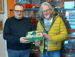 La star James May conquistata dal torrone cremonese