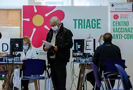 Cento milioni di dosi fatte in Italia, l'88% almeno con una