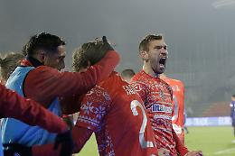 Batticuore Cremonese, soffre ma batte il Crotone 3-2