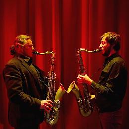 Musica live! Duo di sassofoni Tracanna-Milesi allo Spoon!