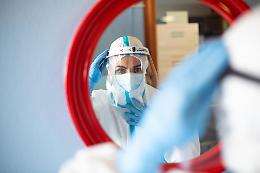 "Lockdown per i non vaccinati" : la proposta degli anestesisti