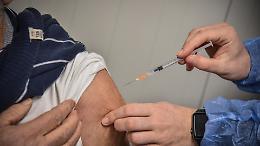 Prenotazione terza dose, problemi per chi vive in Lombardia ma non è residente