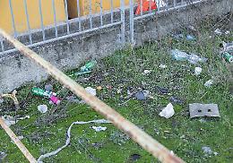 Degrado e cumuli di sporcizia, protesta nel quartiere Po