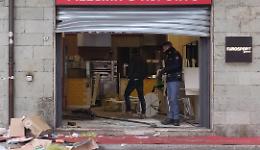 Notte di paura, stessa mano dietro la bomba e l’incendio dell'auto