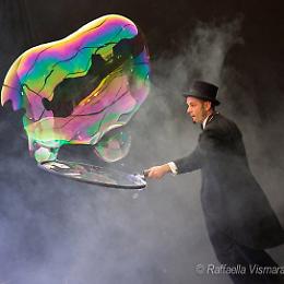 "Ouverture des Saponettes" Un concerto per bolle di sapone