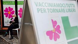 Vaccino obbligatorio per gli over 50: "Così non basta"