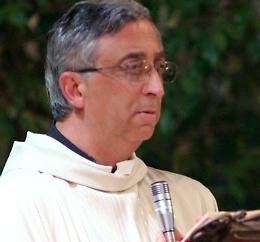 Esce da messa, don Angelo Frassi investito da un'auto sulle strisce pedonali