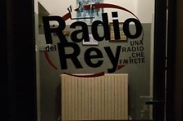 Porta d'ingresso manomessa e intrusione ieri sera a Radio del Rey